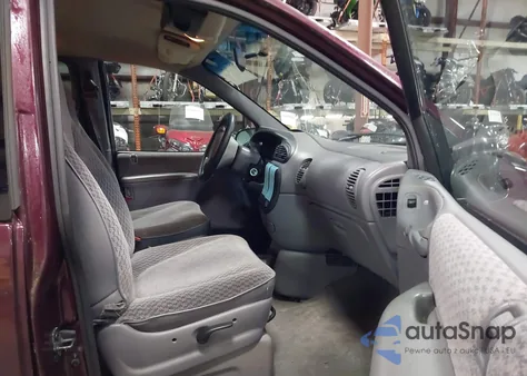 2000 Chrysler Grand Voyager Se from USA, damaged, VIN 2C4GJ44G0YR672491